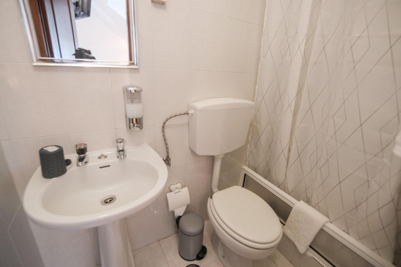 Besugo'S House Rooms & Apartment Nazaré Extérieur photo