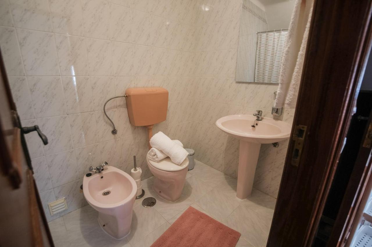 Besugo'S House Rooms & Apartment Nazaré Extérieur photo