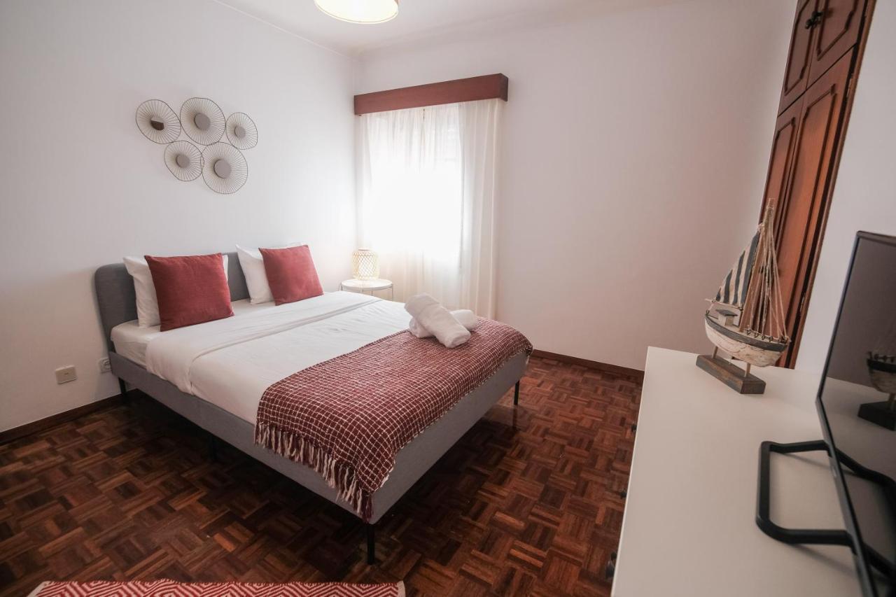 Besugo'S House Rooms & Apartment Nazaré Extérieur photo