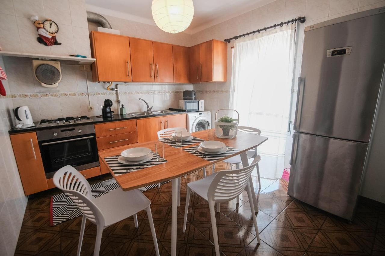 Besugo'S House Rooms & Apartment Nazaré Extérieur photo