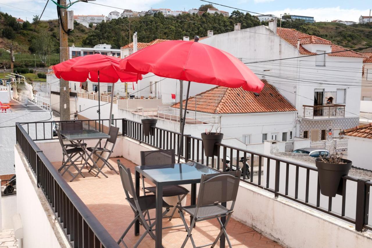 Besugo'S House Rooms & Apartment Nazaré Extérieur photo