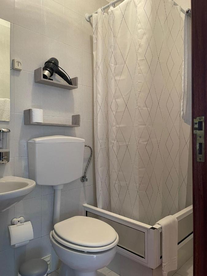 Besugo'S House Rooms & Apartment Nazaré Extérieur photo